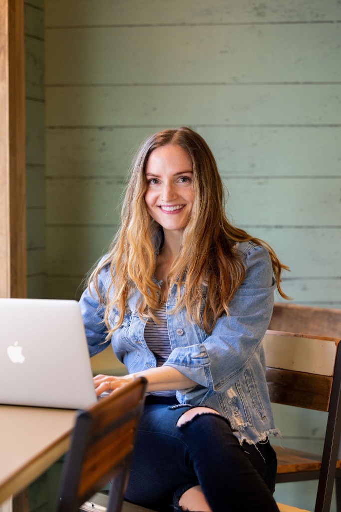 Elise providing Wisconsin-based psychotherapy support